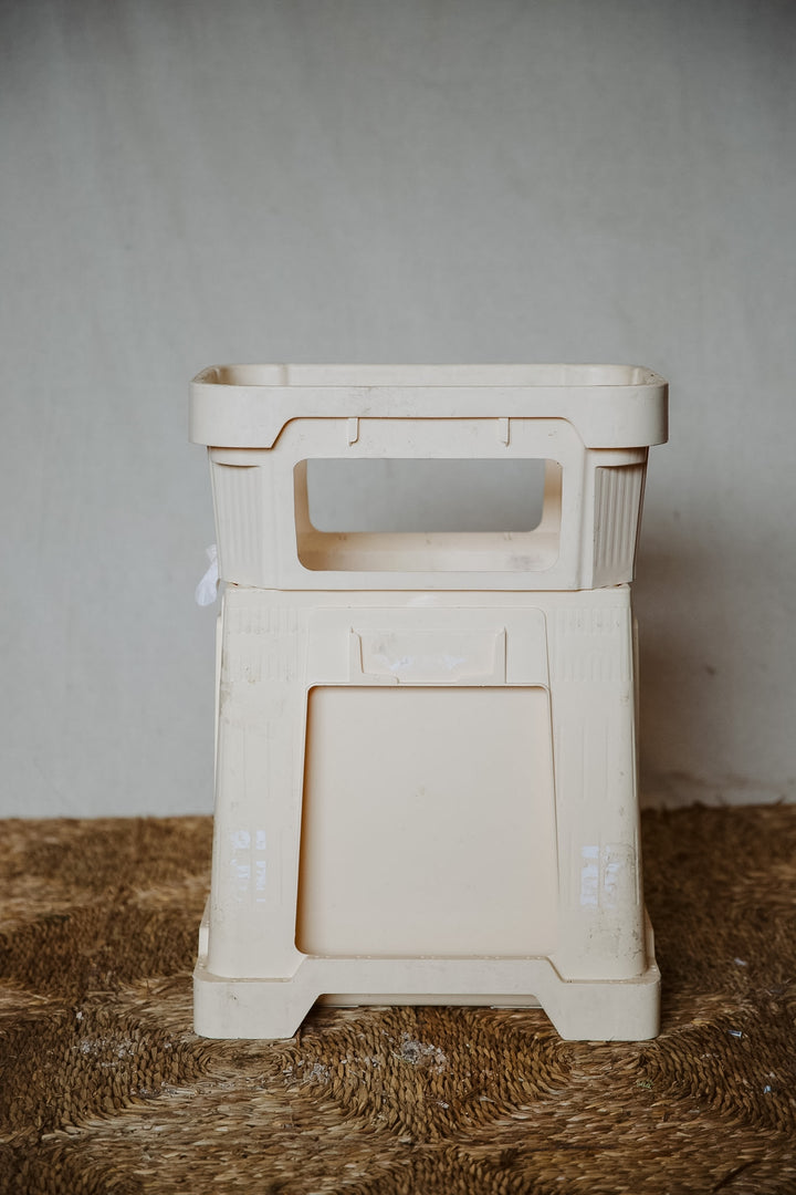 Medium Tall Dutch Bucket Neck